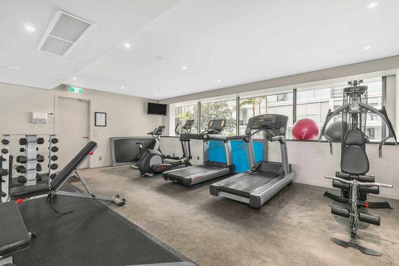 Two Bedroom Apartment - Pool, Gym & Free Parking! โอ๊คแลนด์ ภายนอก รูปภาพ