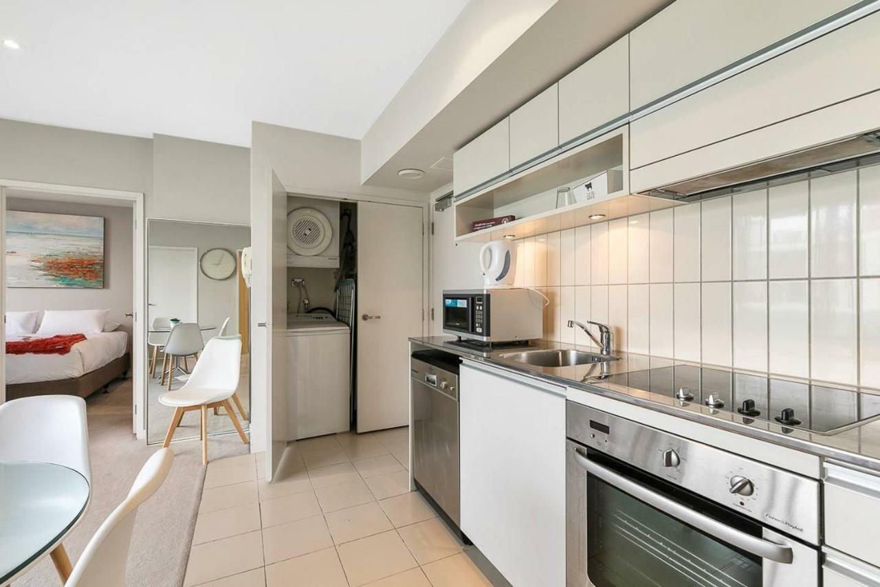 Two Bedroom Apartment - Pool, Gym & Free Parking! โอ๊คแลนด์ ภายนอก รูปภาพ